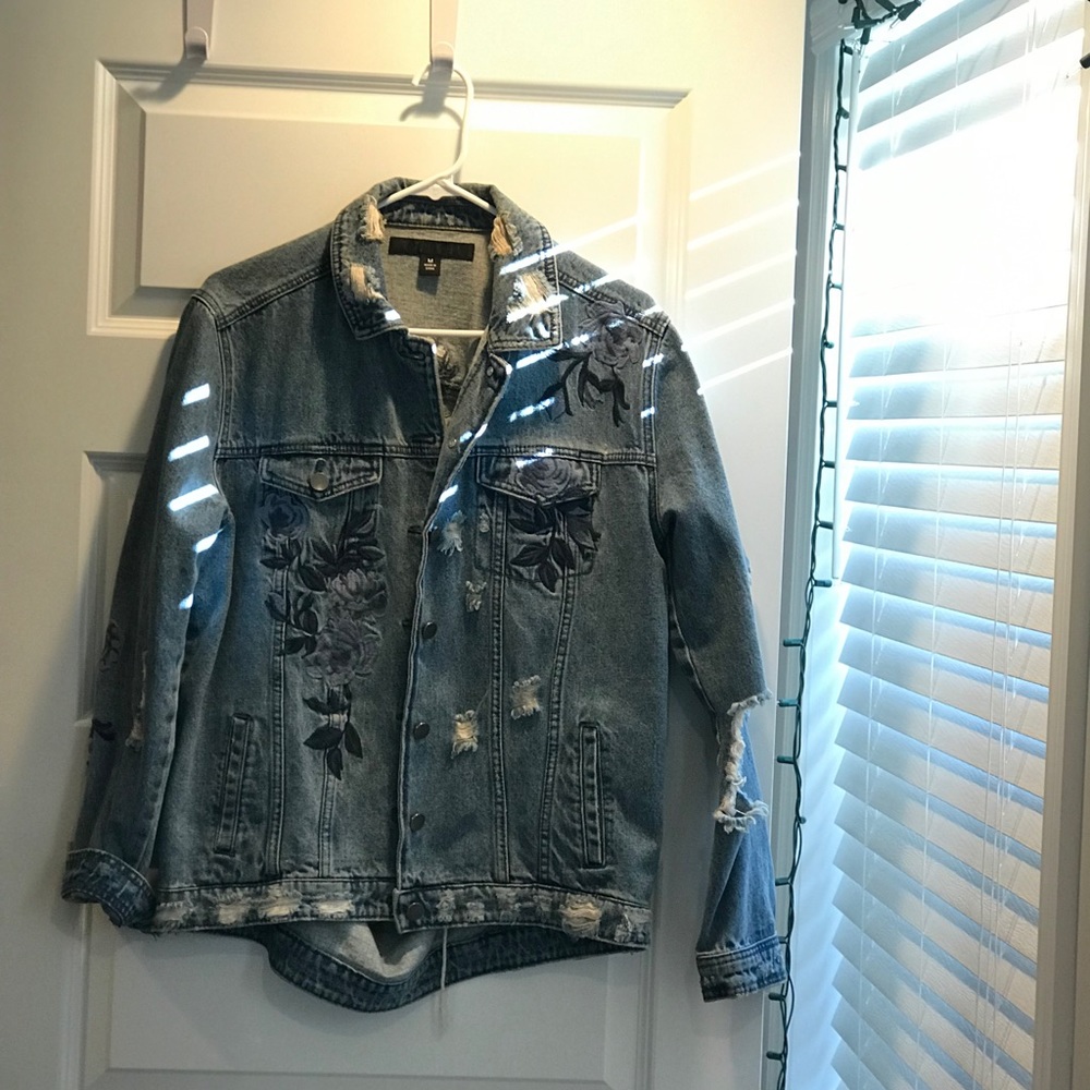 Distressed jean jacket - Picture 2 of 2